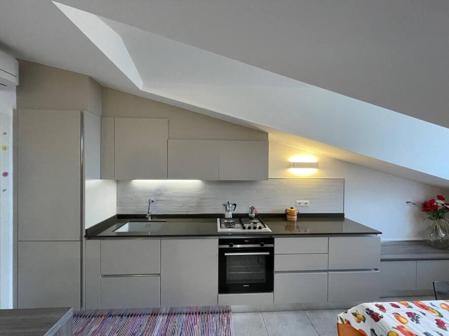 Appartamento Elia Loft Riva del Garda Esterno foto